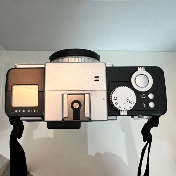 Leica DIGILUX 1 4.0MP Digital SLR Camera Original Black/Silver With Accessories - Picture 3 of 9